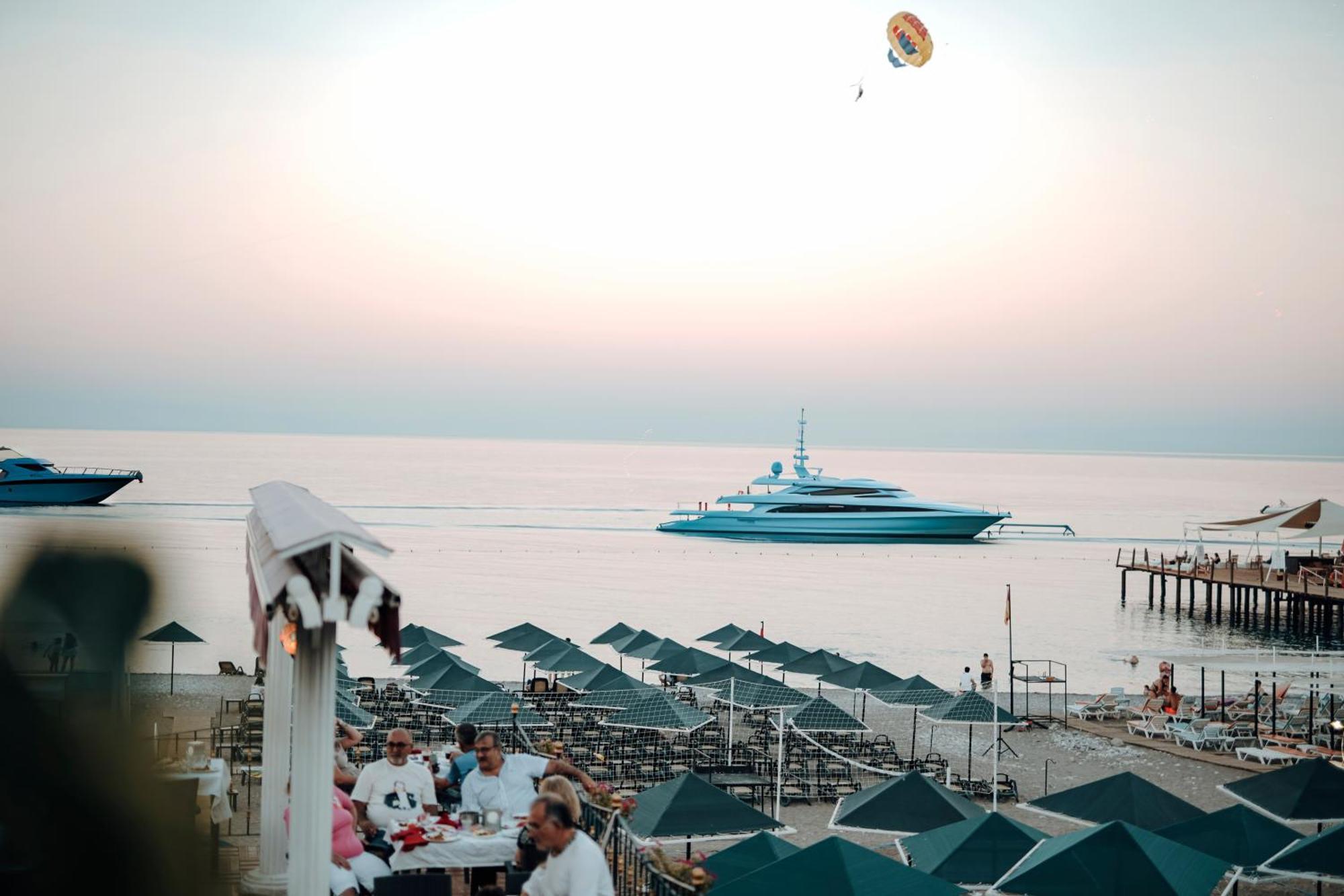 Aleria Belport Beach Hotel ベルディビ エクステリア 写真