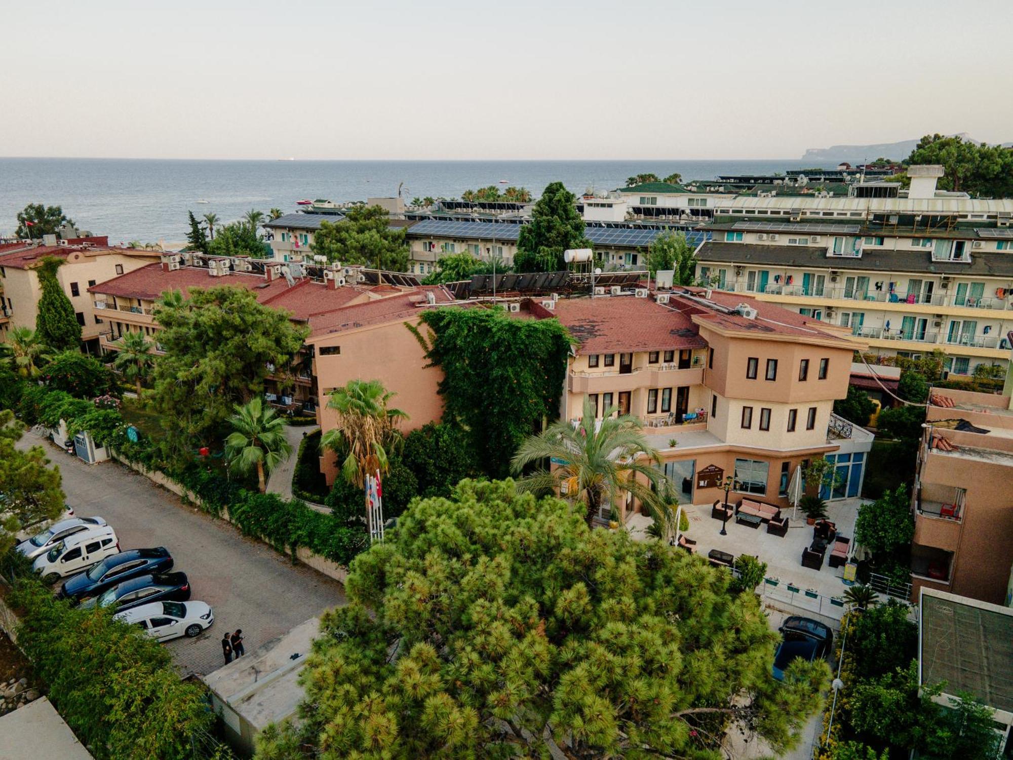 Aleria Belport Beach Hotel ベルディビ エクステリア 写真