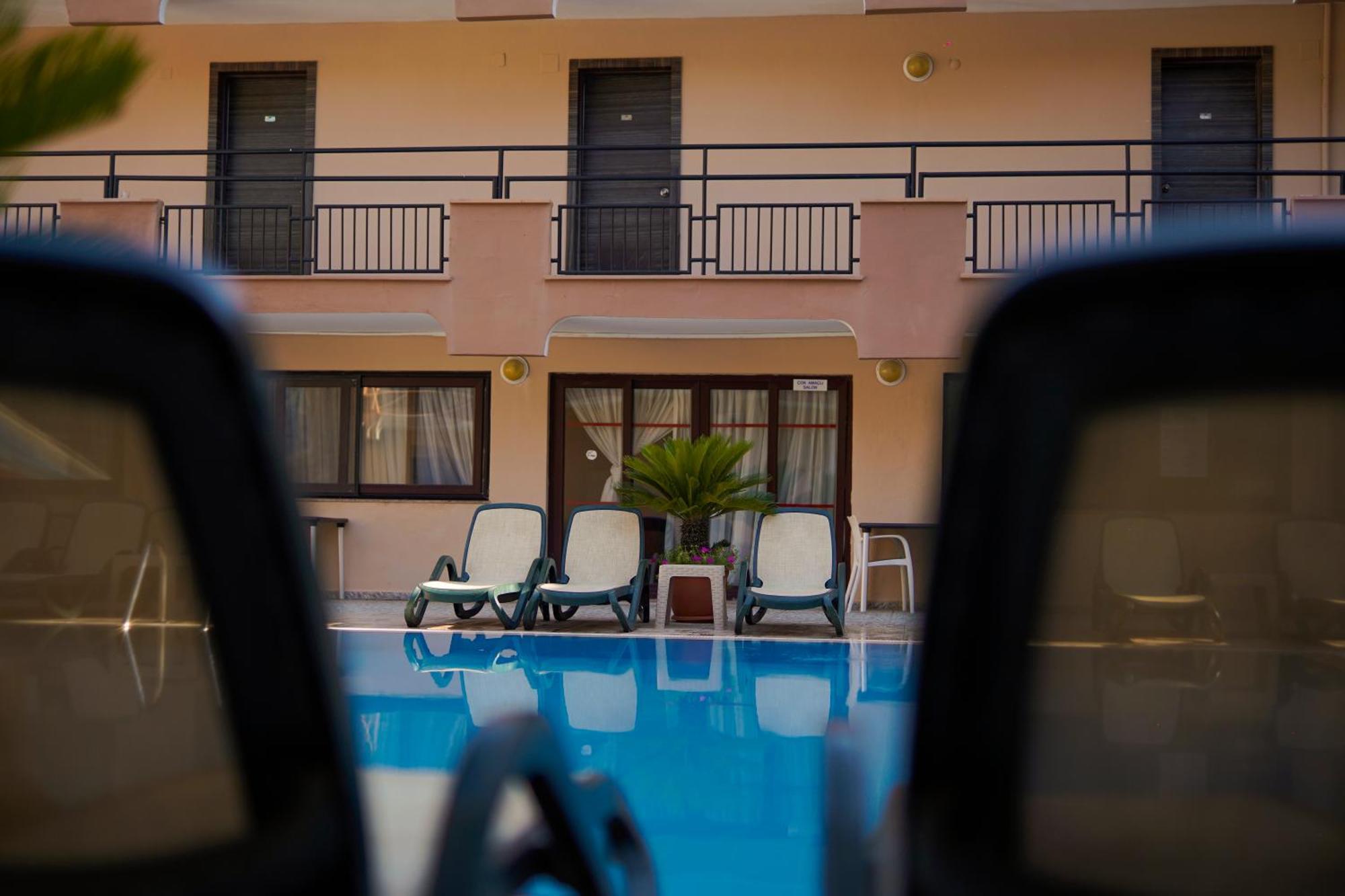Aleria Belport Beach Hotel ベルディビ エクステリア 写真