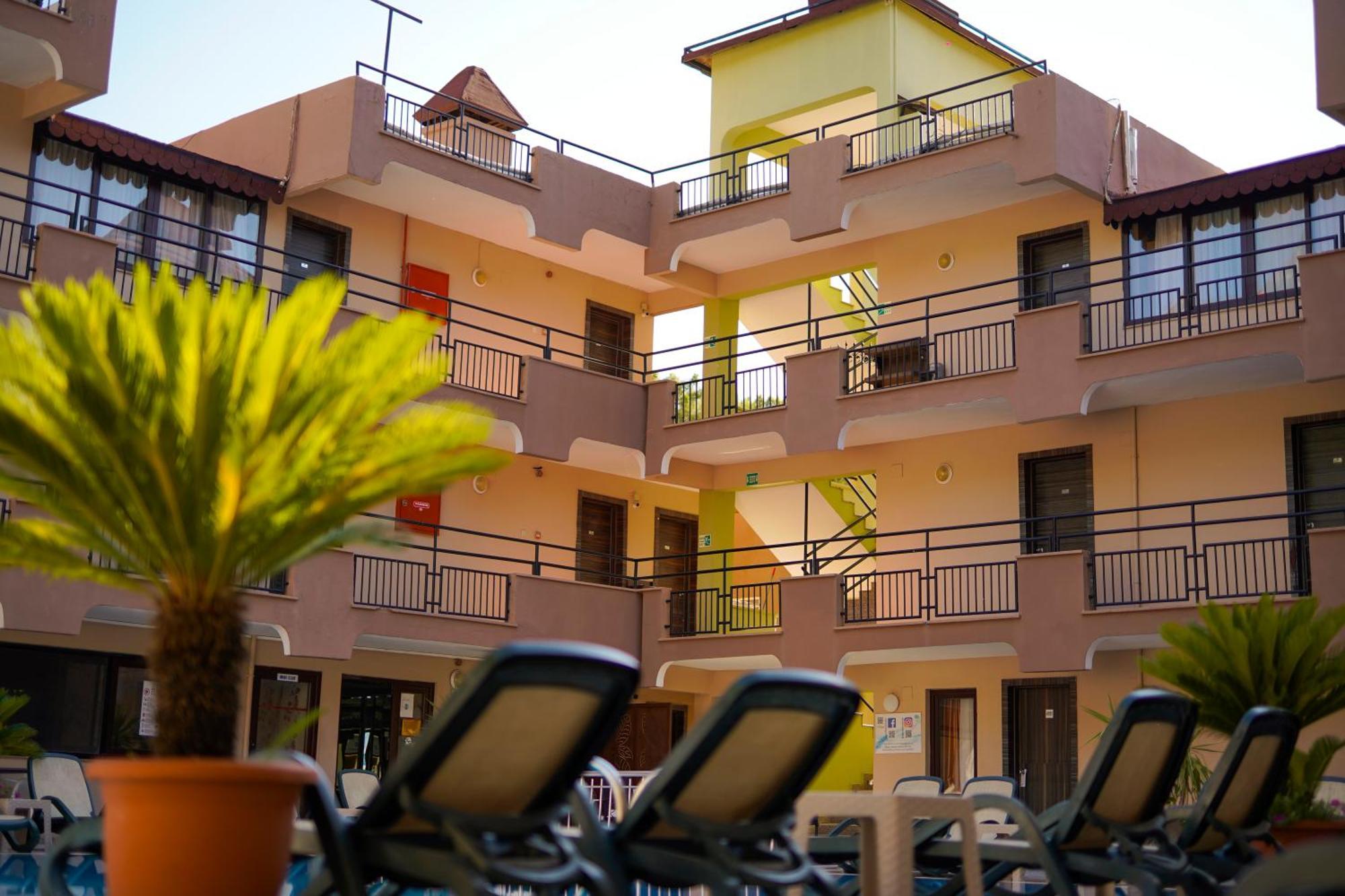 Aleria Belport Beach Hotel ベルディビ エクステリア 写真